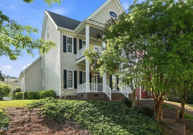 Photo 3 of Single family home for sale at 113 Laurel Wreath Ln, Cary, NC 27519 | MLS# 10190231 | Listing updated on 2026-09-09