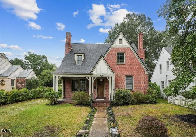 Photo 1 of Single family home for sale at 804 Broad St W, Wilson, NC 27893 | MLS# 10192596 | Listing updated on 2026-10-14