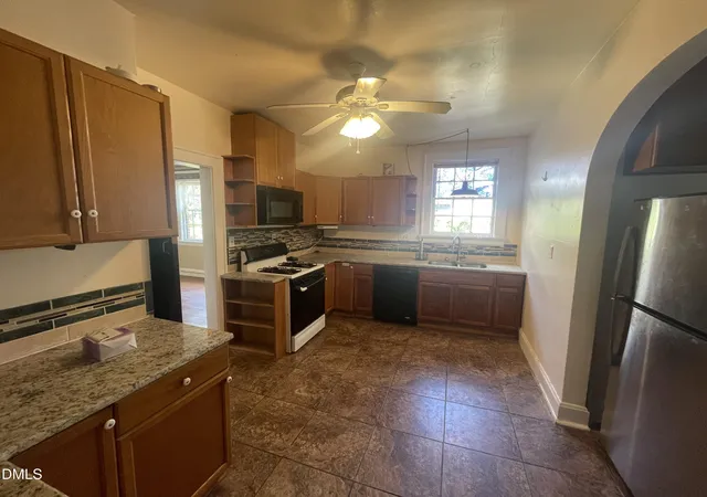 Photo 2 of Single family home for sale at 804 Broad St W, Wilson, NC 27893 | MLS# 10192596 | Listing updated on 2026-09-24