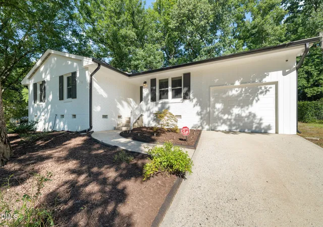 Photo 1 of Sale Pending at 3309 Ashby Pl, Raleigh, NC 27604 | MLS# 10191563 | Listing updated on 2026-09-15