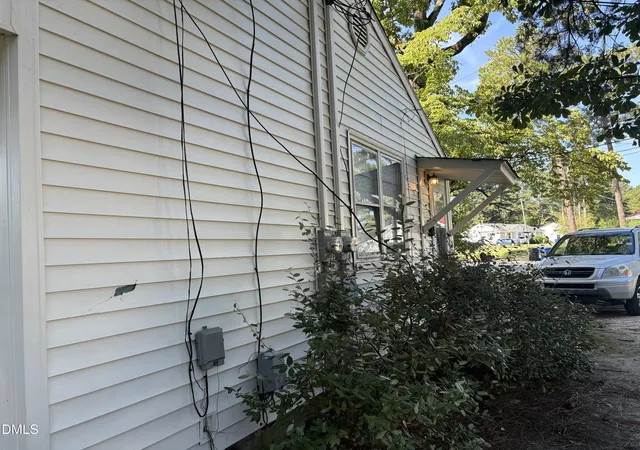 Listing Photo 2 - Condo for sale in building located at 2102 Rogers Dr, Fayetteville, NC 28303