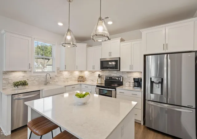 Photo 1 of Single family home for sale at 806 Thomas Fls Ct, Fuquay Varina, NC 27526 | MLS# 10195580 | Listing updated on 2026-10-28