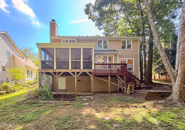 Photo 3 of Single family home for sale at 121 Marquette Dr, Cary, NC 27513 | MLS# 10186941 | Listing updated on 2026-09-20