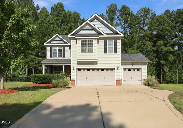 Photo 1 of Single family home for sale at 419 Rolling Pines Dr, Spring Lake, NC 28390 | MLS# 10193400 | Listing updated on 2026-09-27