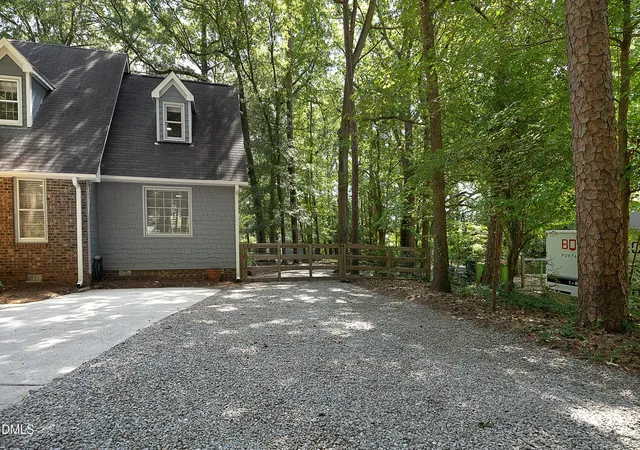 Photo 3 of Sale Pending at 805 Brent Rd, Raleigh, NC 27606 | MLS# 10189950 | Listing updated on 2026-09-05
