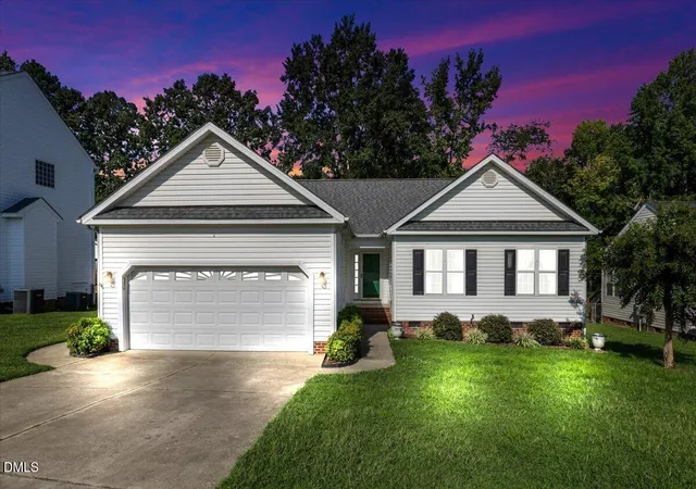 Photo 2 of Sale Pending at 537 Hunter Way, Clayton, NC 27520 | MLS# 10187504 | Listing updated on 2026-09-17