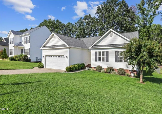 Photo 3 of Sale Pending at 537 Hunter Way, Clayton, NC 27520 | MLS# 10187504 | Listing updated on 2026-09-17