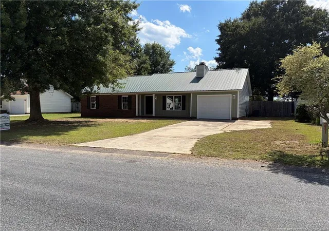 Photo 2 of Single family home for sale at 401 Northwoods Dr, Raeford, NC 28376 | MLS# 767959 | Listing updated on 2026-09-11