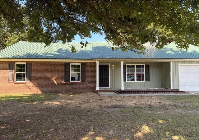 Photo 3 of Single family home for sale at 401 Northwoods Dr, Raeford, NC 28376 | MLS# 767959 | Listing updated on 2026-09-11