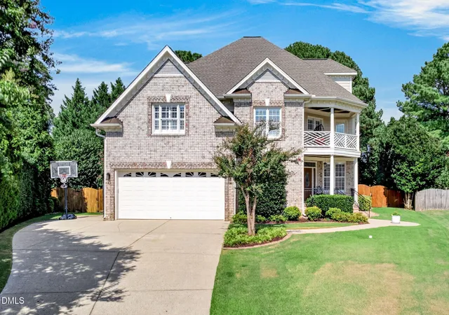 Photo 3 of Sale Pending at 101 Kings Castle Dr, Apex, NC 27502 | MLS# 10191859 | Listing updated on 2026-09-12