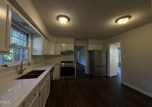 Photo 2 of Single family home for sale at 2101 Fordham Dr, Fayetteville, NC 28304 | MLS# 10187723 | Listing updated on 2026-10-29