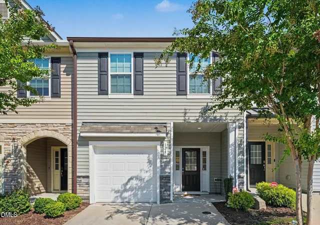 Photo 2 of Townhouse for sale at 324 E Porthaven Way, Clayton, NC 27527 | MLS# 10191120 | Listing updated on 2026-09-06