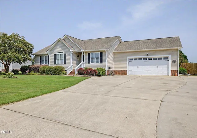 Photo 3 of Sale Pending at 188 Bayberry Ln, Smithfield, NC 27577 | MLS# 10188102 | Listing updated on 2026-09-10