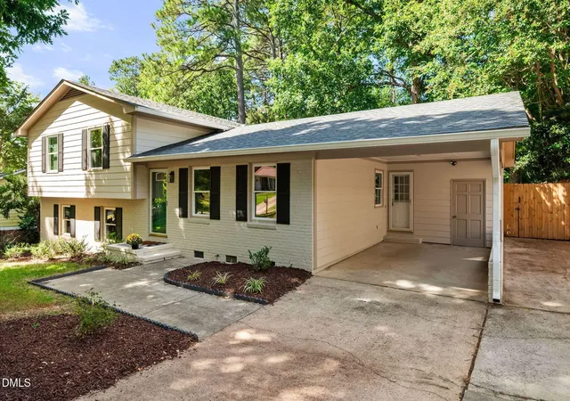 Photo 2 of Sale Pending at 906 Griffis St, Cary, NC 27511 | MLS# 10191333 | Listing updated on 2026-09-13