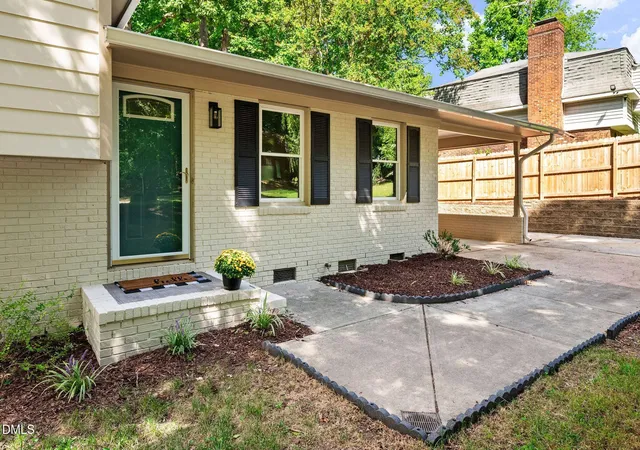 Photo 3 of Sale Pending at 906 Griffis St, Cary, NC 27511 | MLS# 10191333 | Listing updated on 2026-09-13