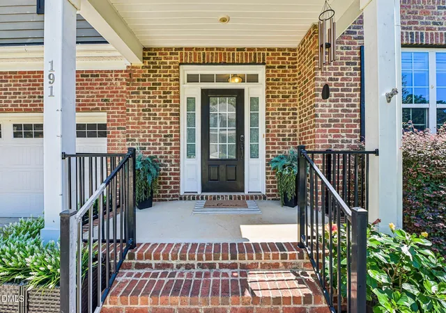 Photo 3 of Single family home for sale at 191 Chatsworth Ln, Clayton, NC 27527 | MLS# 10192356 | Listing updated on 2026-10-02