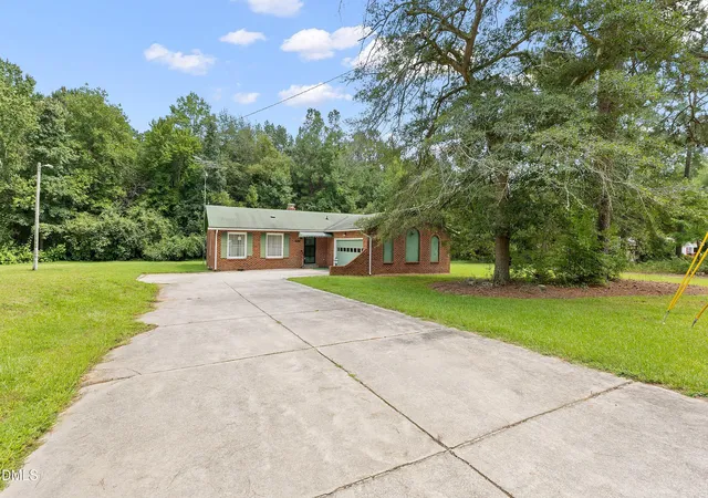 Photo 3 of Single family home for sale at 444 Thanksgiving Fire Rd, Selma, NC 27576 | MLS# 10190454 | Listing updated on 2026-09-03