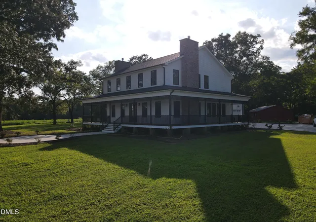 Photo 2 of Single family home for sale at 923 Arthur Minnis Rd, Hillsborough, NC 27278 | MLS# 10192096 | Listing updated on 2026-09-17