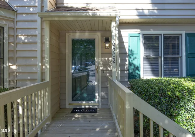 Photo 2 of Townhouse for sale at 6502 Thetford Ct, Raleigh, NC 27615 | MLS# 10188262 | Listing updated on 2026-09-13