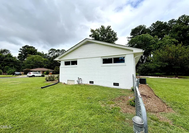 Photo 3 of Single family home for sale at 2324 Charlotte St, Durham, NC 27705 | MLS# 10190705 | Listing updated on 2026-09-05