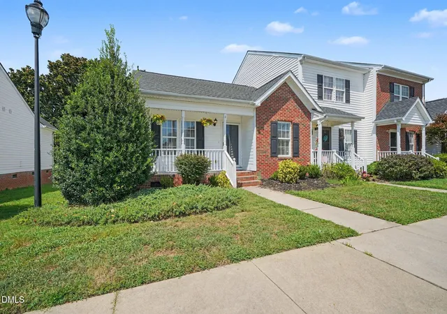 Photo 3 of Townhouse for sale at 1716 Stroll Cir, Fuquay Varina, NC 27526 | MLS# 10188688 | Listing updated on 2026-09-10
