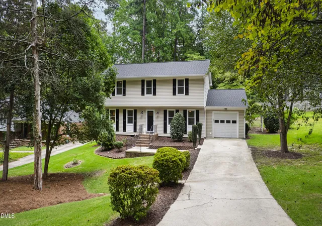 Photo 2 of Single family home for sale at 5320 Cherrycrest Ct, Raleigh, NC 27609 | MLS# 10191907 | Listing updated on 2026-09-14