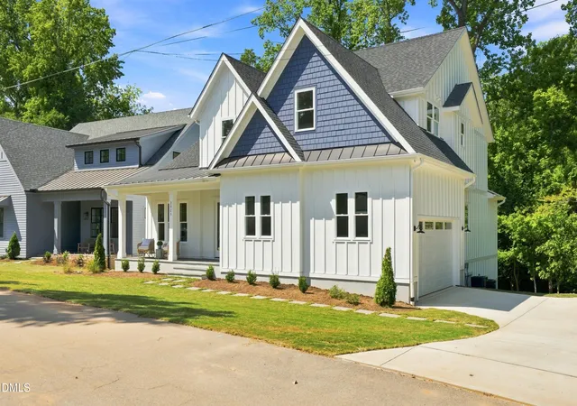 Photo 3 of Single family home for sale at 2923 Claremont Rd, Raleigh, NC 27608 | MLS# 10190658 | Listing updated on 2026-09-13