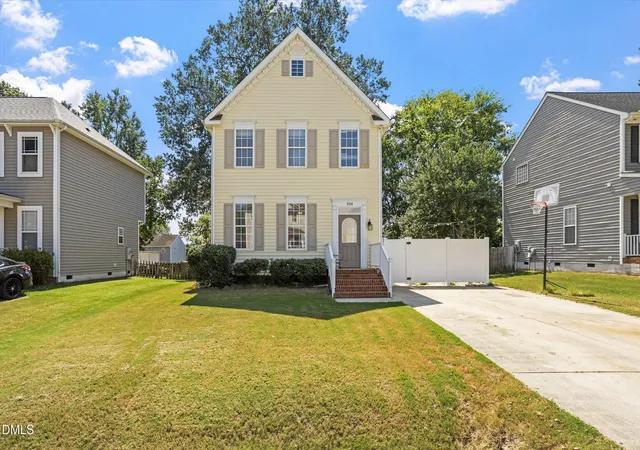 Photo 1 of Single family home for sale at 324 Mccarthy Dr, Clayton, NC 27527 | MLS# 10188417 | Listing updated on 2026-09-20