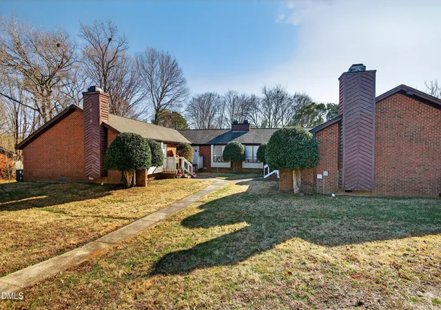 Listing Photo 4 - Condo for sale in building located at 2829 Seclusion Ct, Raleigh, NC 27612