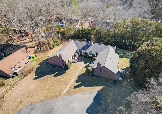 Listing Photo 5 - Condo for sale in building located at 2829 Seclusion Ct, Raleigh, NC 27612