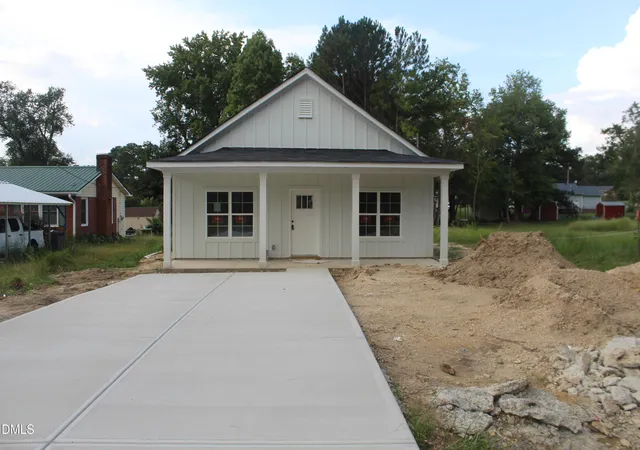 Photo 2 of Single family home for sale at 5705 Minter Ave, Sanford, NC 27332 | MLS# 10189136 | Listing updated on 2026-10-02