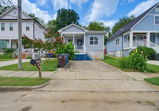 Photo 3 of Single family home for sale at 1113 Spruce St, Durham, NC 27701 | MLS# 10193104 | Listing updated on 2026-09-17