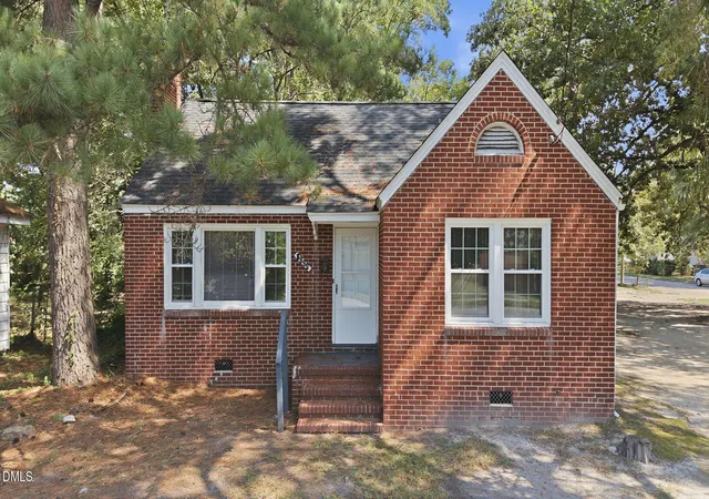 Photo 1 of Single family home for sale at 1004 W Thomas St, Rocky Mount, NC 27804 | MLS# 10190135 | Listing updated on 2026-09-02