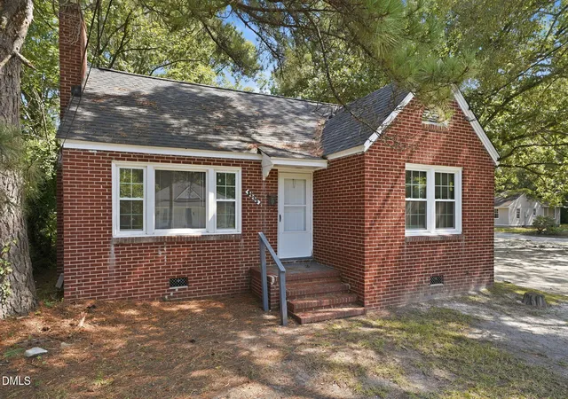 Photo 2 of Single family home for sale at 1004 W Thomas St, Rocky Mount, NC 27804 | MLS# 10190135 | Listing updated on 2026-09-02