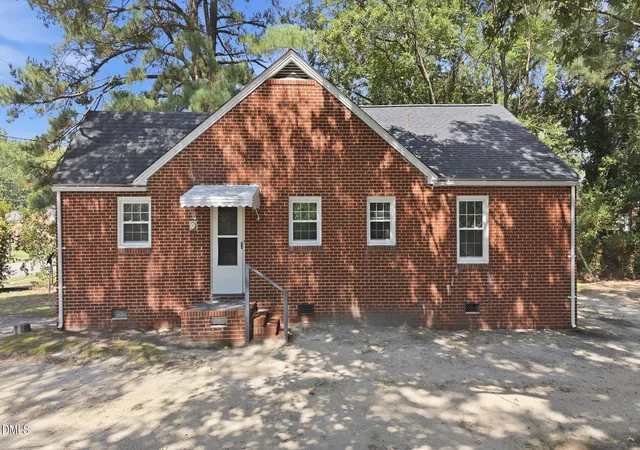 Photo 3 of Single family home for sale at 1004 W Thomas St, Rocky Mount, NC 27804 | MLS# 10190135 | Listing updated on 2026-09-02