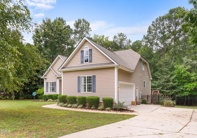 Photo 2 of Single family home for sale at 1511 Anterra Dr, Wake Forest, NC 27587 | MLS# 10194502 | Listing updated on 2026-10-05