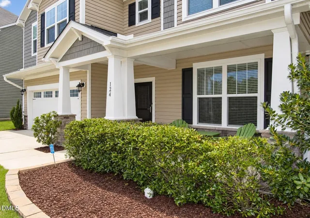 Photo 2 of Single family home for sale at 124 Putters Ct, Durham, NC 27703 | MLS# 10188934 | Listing updated on 2026-09-21