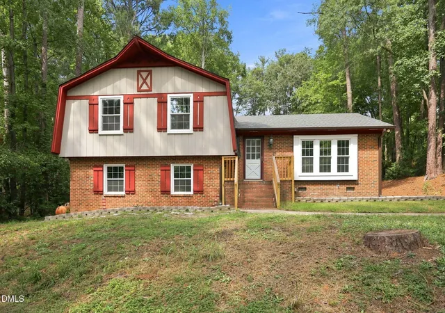 Photo 1 of Single family home for sale at 507 Sussex Ave, Sanford, NC 27330 | MLS# 10191902 | Listing updated on 2026-09-10
