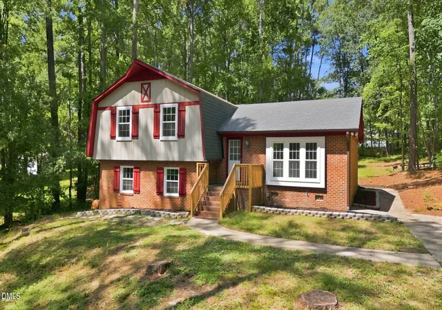 Photo 3 of Single family home for sale at 507 Sussex Ave, Sanford, NC 27330 | MLS# 10191902 | Listing updated on 2026-09-10