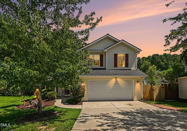 Photo 2 of Single family home for sale at 6 Coriander Ct, Durham, NC 27713 | MLS# 10189941 | Listing updated on 2026-09-16