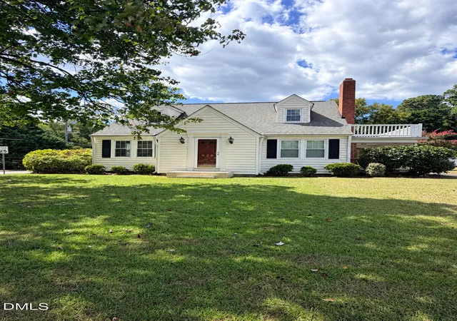 Photo 1 of Single family home for sale at 926 S Main St, Wake Forest, NC 27587 | MLS# 10192688 | Listing updated on 2026-10-07