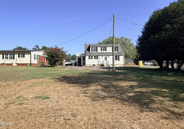 Photo 2 of Single family home for sale at 926 S Main St, Wake Forest, NC 27587 | MLS# 10192688 | Listing updated on 2026-10-07