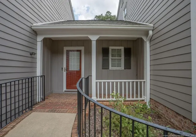Photo 4 of Sale Pending at 4117 Vann Dr, Lumberton, NC 28358 | MLS# 768409 | Listing updated on 2026-10-19