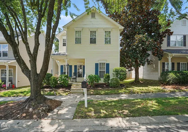 Photo 2 of Single family home for sale at 109 Danesway Dr, Holly Springs, NC 27540 | MLS# 10188902 | Listing updated on 2026-09-18