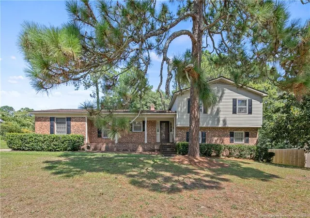Photo 2 of Sale Pending at 2600 Colgate Dr, Fayetteville, NC 28304 | MLS# 768410 | Listing updated on 2026-09-15
