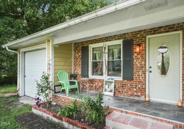 Photo 3 of Single family home for sale at 513 W 1st Street, Kenly, NC 27542 | MLS# 10190918 | Listing updated on 2026-09-04