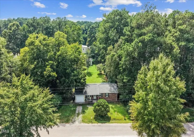 Photo 4 of Single family home for sale at 513 W 1st Street, Kenly, NC 27542 | MLS# 10190918 | Listing updated on 2026-09-04