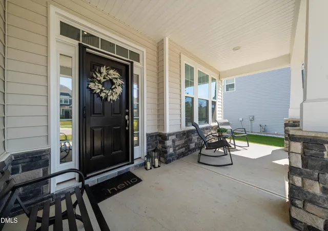 Photo 3 of Single family home for sale at 25 Shining Amber Way, Franklinton, NC 27525 | MLS# 10188905 | Listing updated on 2026-09-23