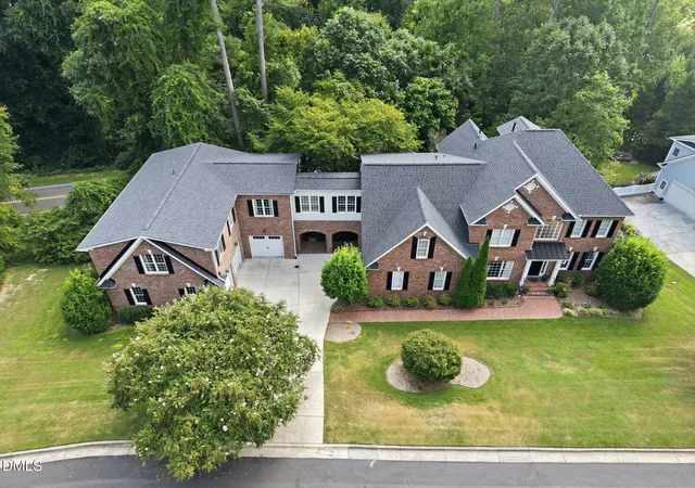 Photo 2 of Mansion for sale at 113 Hayworth Dr, Chapel Hill, NC 27517 | MLS# 10190896 | Listing updated on 2026-09-14