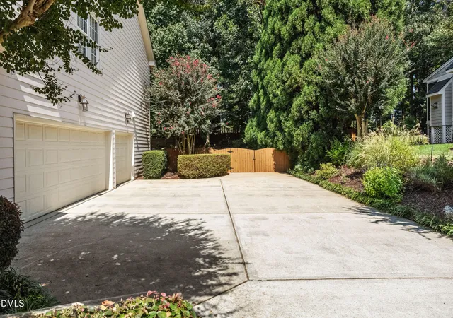 Photo 4 of Single family home for sale at 3720 Grandbridge Dr, Apex, NC 27539 | MLS# 10190961 | Listing updated on 2026-09-14